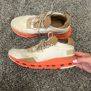 On Cloud Cloudnova sneakers!